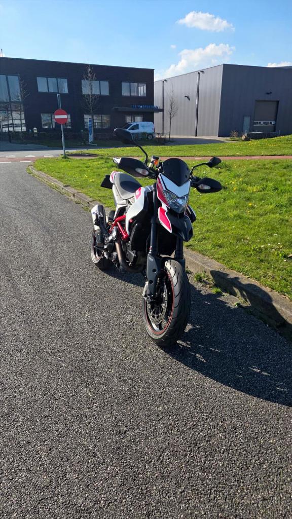 Ducati Hypermotard 821 SP 2013 | Carbon | Ducati Safety pack, Motoren, Motoren | Ducati, 2 cilinders, Occasion, Motorrijbewijs A