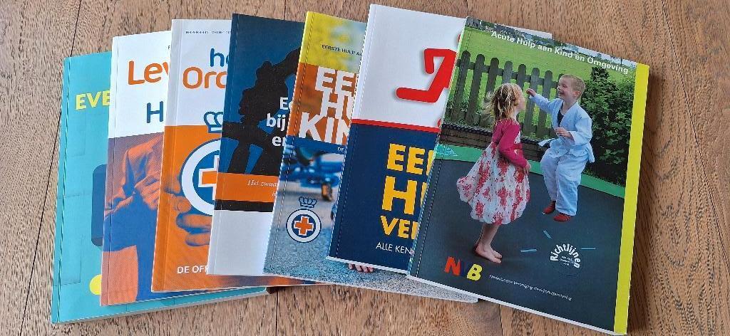 Diverse ehbo boeken, eerste hulp, evenementen hulpverlening, Boeken, Studieboeken en Cursussen, Ophalen of Verzenden, Beta, Zo goed als nieuw