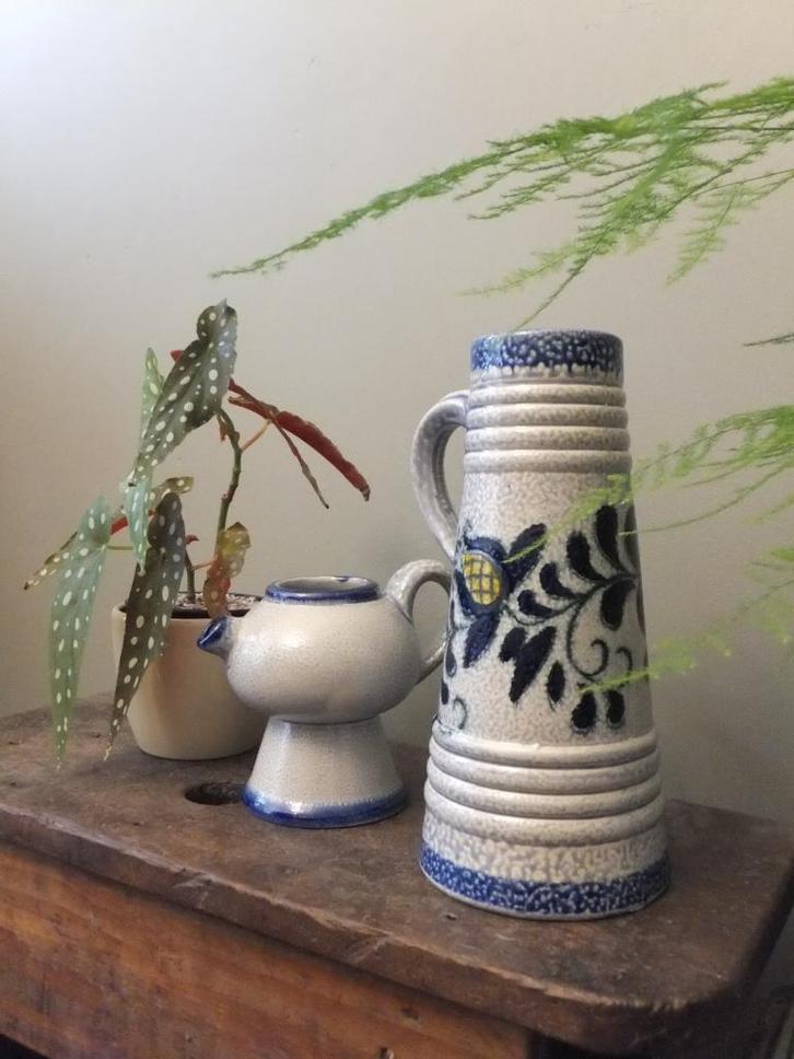 vrolijke vintage vaas, kan met bloemendecor, west germany, Huis en Inrichting, Woonaccessoires | Overige, Zo goed als nieuw, Ophalen