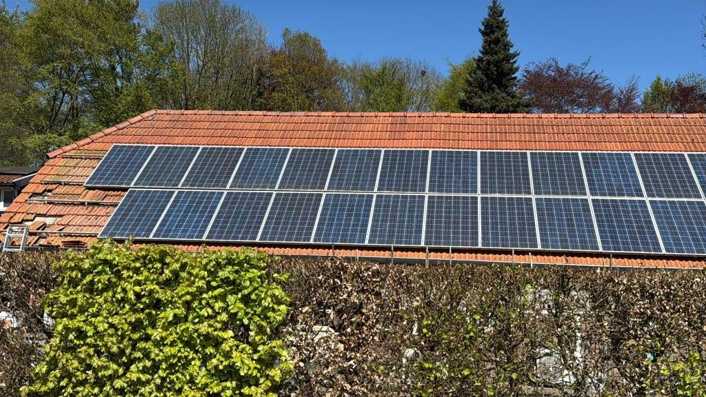 zonnepanelen en samil omvormer 2x 4 kw, Ophalen of Verzenden, Gebruikt, Compleet systeem, 200 wattpiek of meer