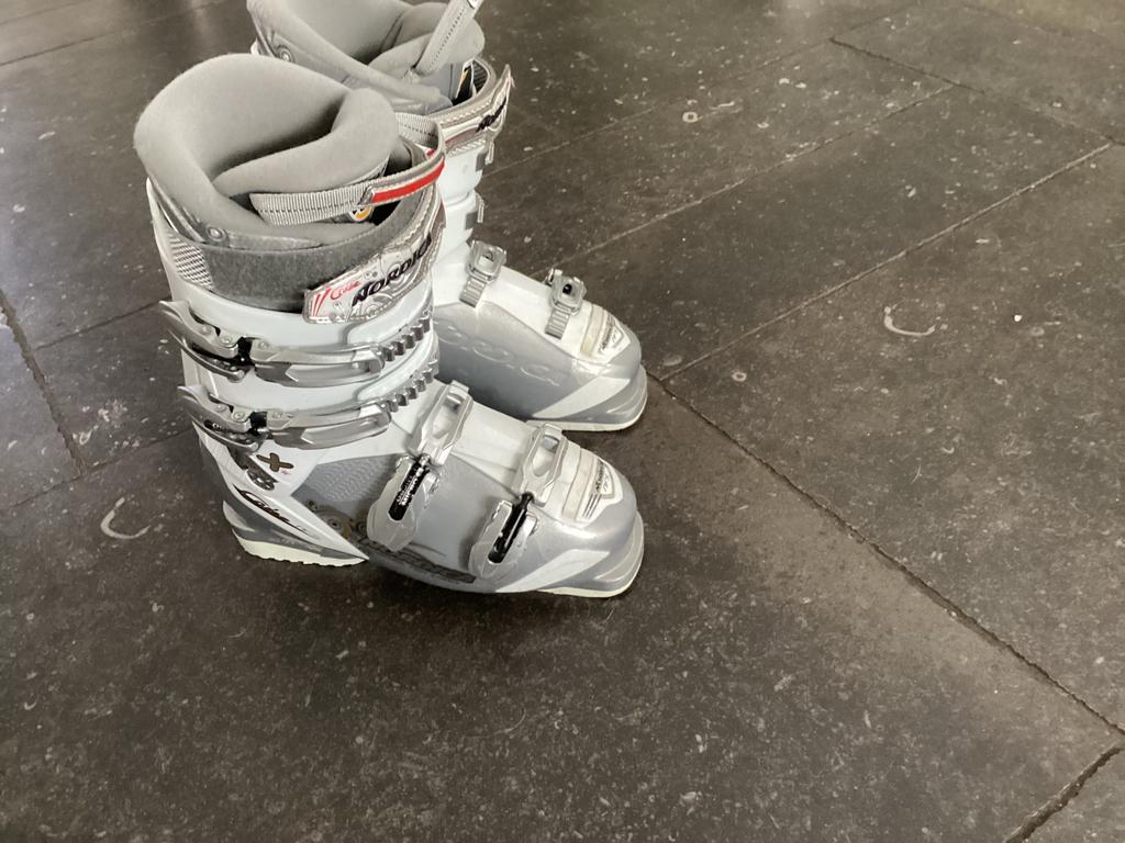 Dames ski schoenen maat 39 - Nordica, Sport en Fitness, Skiën en Langlaufen, Ophalen, Gebruikt, Schoenen, Nordica