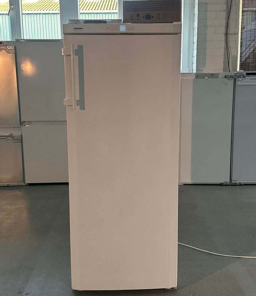 LIEBHERR NO FROST VRIESKAST KASTMODEL A+, Witgoed en Apparatuur, Vriezers en Diepvrieskisten, Vrieskast, Info@adoswitgoed.nl, Kamerlingh Onnestraat 8, Wijchen