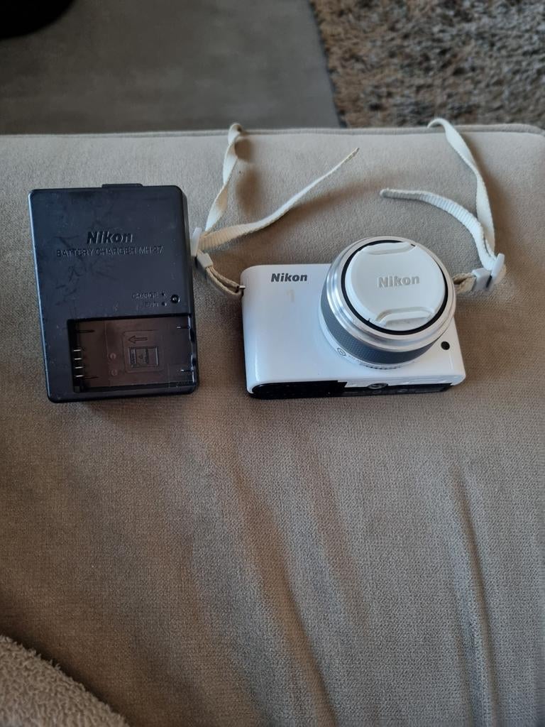 Nikon 1 J2 Systeemcamera met Oplader, Audio, Tv en Foto, Fotocamera's Digitaal, Ophalen of Verzenden