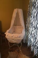 baby wiegje hemeltje vintage, Kinderen en Baby's, Babywiegjes en Ledikanten, Ophalen, Zo goed als nieuw, Ledikant