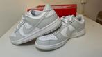 Nike Dunk Low Photon Dust - Nieuw - Maat 38.5, Kleding | Dames, Schoenen, Ophalen of Verzenden, Nieuw, Grijs, Sneakers of Gympen