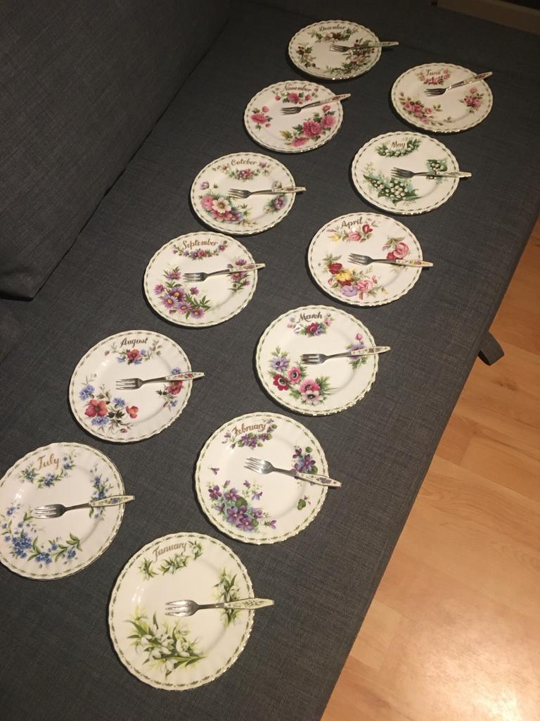 Royal Albert de maanden serie oa gebaksbordjes, Ophalen of Verzenden