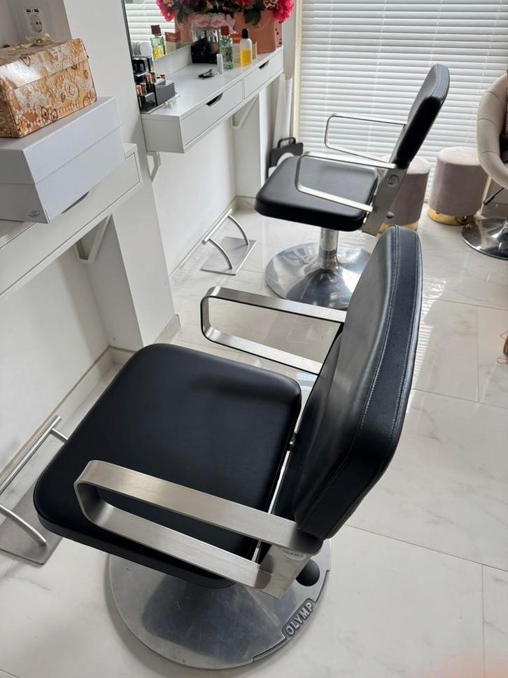 2x Olymp kappersstoelen met 2x voetensteunen, Huis en Inrichting, Stoelen, Zo goed als nieuw, Eén, Leer, Zwart, Ophalen