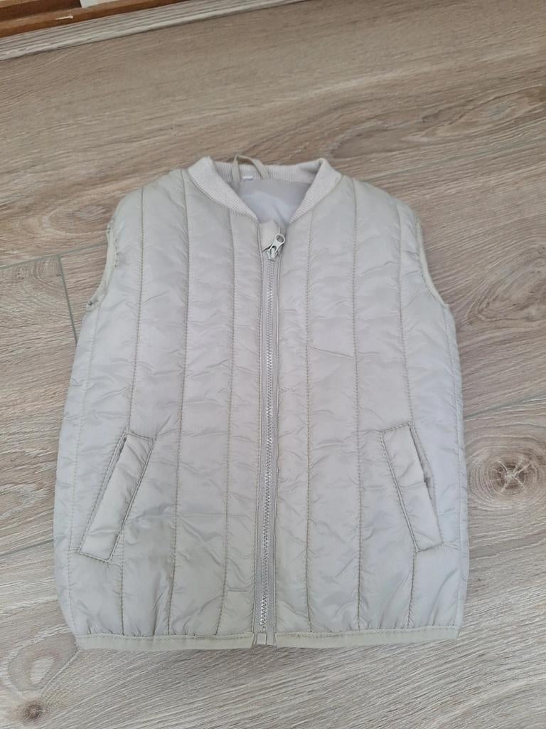 Als NIEUW beige kind bodywarmer Zeeman - maat 86, Kleding | Dames, Bodywarmers, Zeeman, Beige, Nieuw, Ophalen of Verzenden