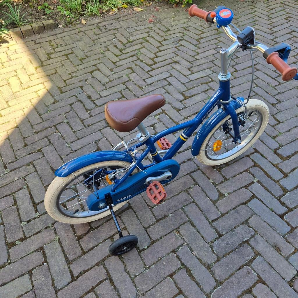 B'twin kinderfiets 16 inch met zijwieltjes, Fietsen en Brommers, Fietsen | Kinderfietsjes, Ophalen, Zijwieltjes, 16 tot 20 inch