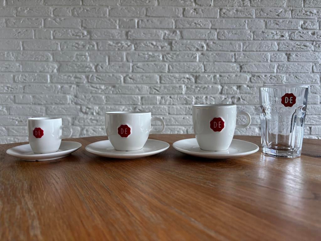 Douwe Egberts Servies: Koffie, Cappuccino, Espresso & Latte, Ophalen, Zo goed als nieuw, Effen, Porselein