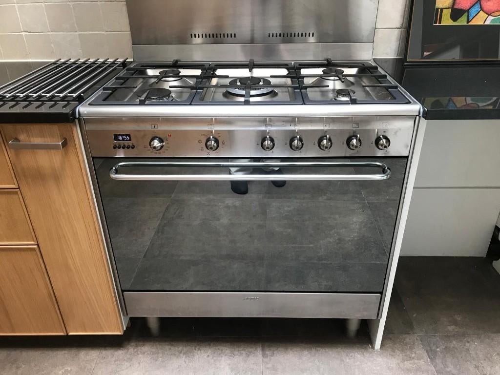 SMEG 5 pits gasfornuis, Ophalen, 60 cm of meer, Zo goed als nieuw, Gas