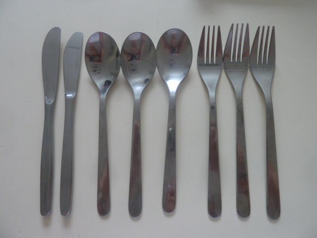 IKEA BESTEK - 12 messen, 13 lepels en 9 vorken, Ophalen of Verzenden, Zo goed als nieuw, Rvs of Chroom, Vaatwasserbestendig