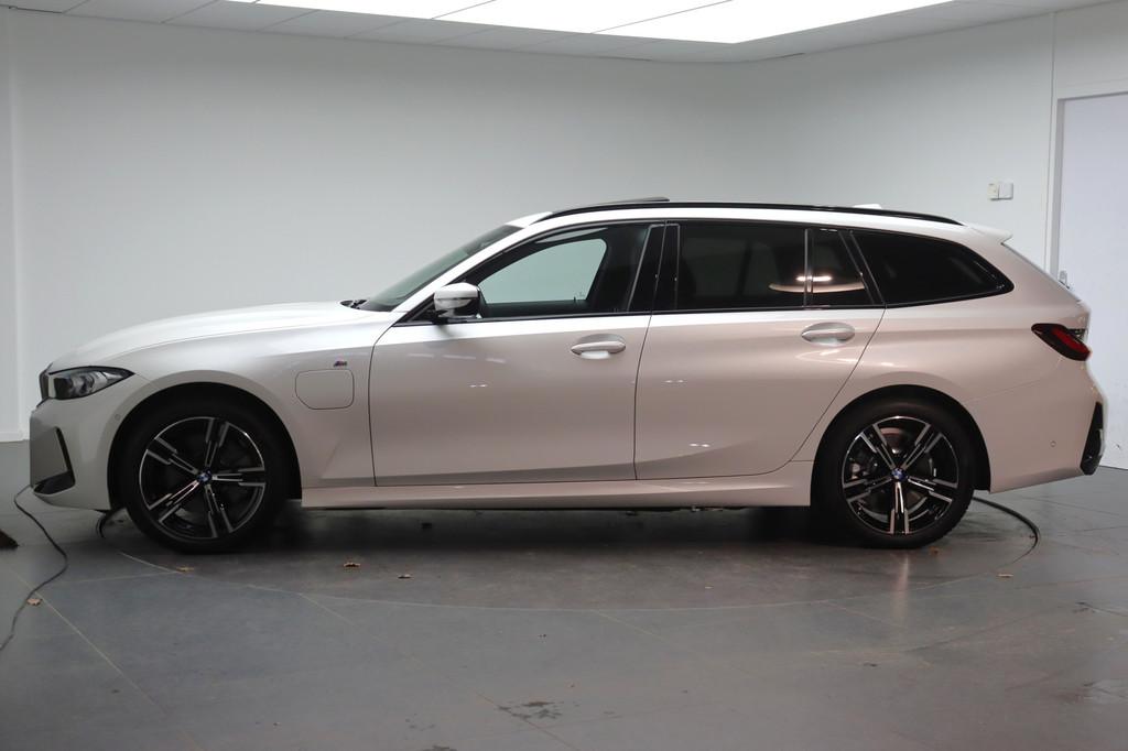 BMW 3 Serie Touring 330e M Sport Automaat / Panoramadak / Tr, Auto's, 1998 cc, Achterwielaandrijving, Gebruikt, 4 cilinders