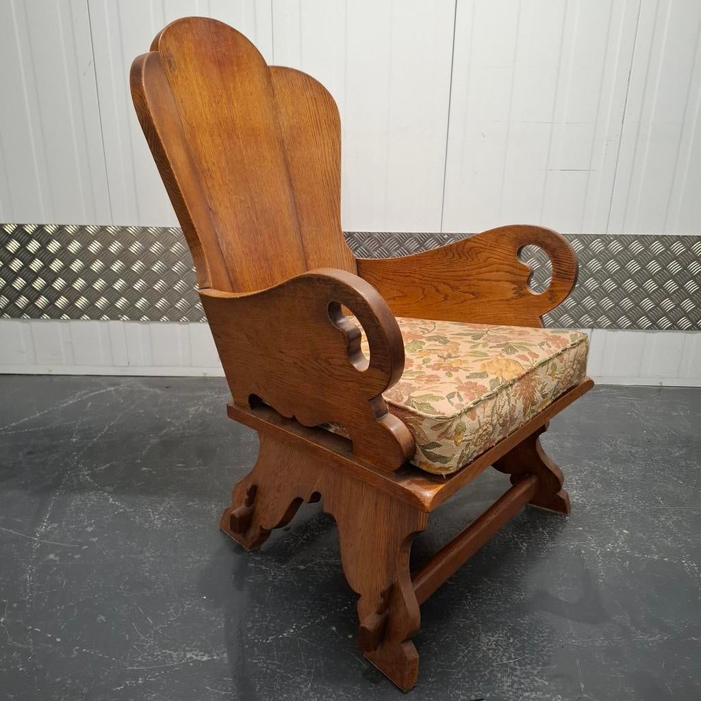 Vintage ( antieke ?) Houten stoel fauteuil brutalist, Huis en Inrichting, Fauteuils, Ophalen, Gebruikt, 100 tot 125 cm, Stof