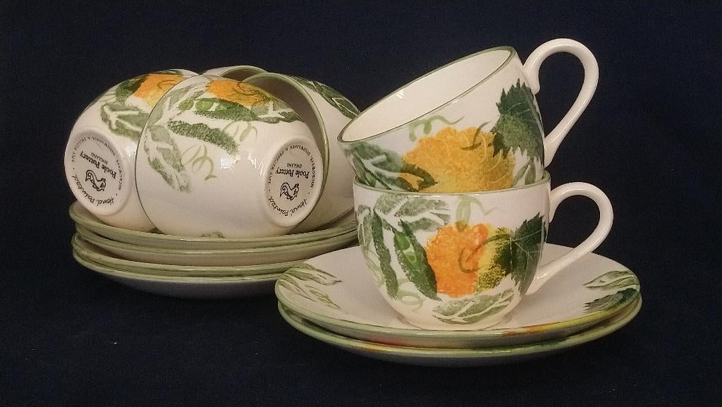Poole Pottery Pea Flower - koffiekopjes en schotels, Keramiek, Ophalen of Verzenden, Zo goed als nieuw, Overige stijlen