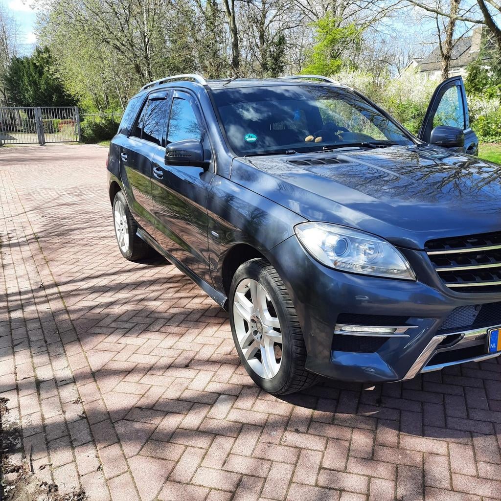 Mercedes-Benz M-Klasse Ml350 4MATIC 2012 Grijs, Auto's, Automaat, 138 €/maand, Origineel Nederlands, Vierwielaandrijving