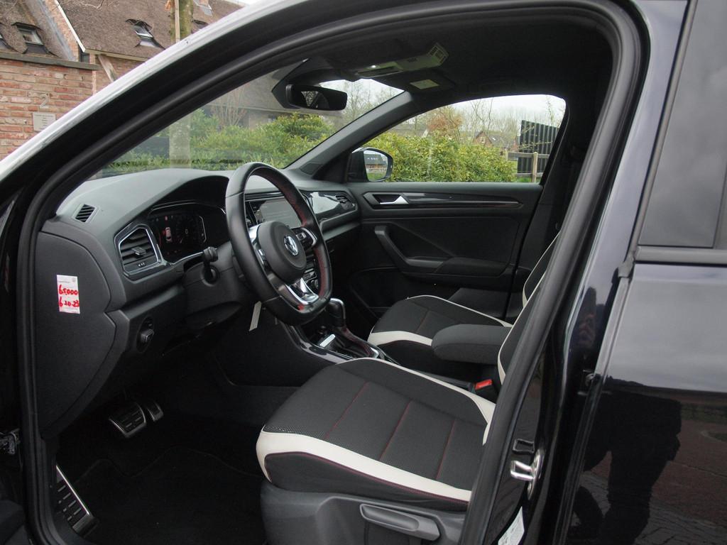 Volkswagen T-Roc 1.5 TSI Sport Business R | 2X R-Line | Sfee, Auto's, Volkswagen, Stof, 4 cilinders, 150 pk, Zwart