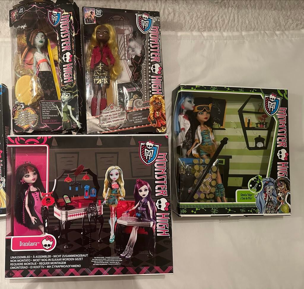 Monster High poppen met doos - compleet (op sieraden na), Ophalen of Verzenden, Zo goed als nieuw, Overige typen