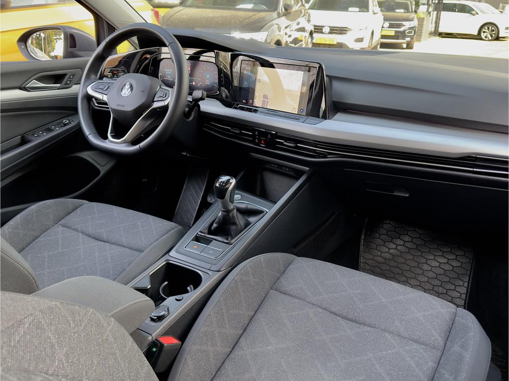 Volkswagen Golf 1.5 TSI R-LINE NAVI DIGI-DASH APPLE-CARPLAY, Voorwielaandrijving, 4 cilinders, Grijs, Golf