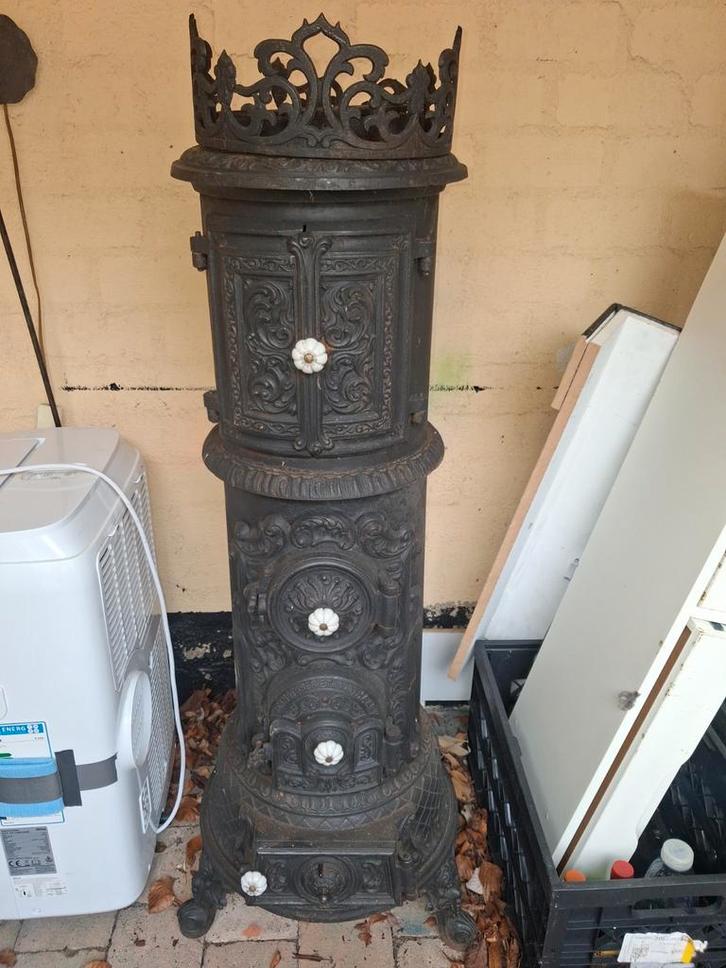 Antieke gietijzeren kachel - 140cm hoog, Huis en Inrichting, Kachels, Ophalen of Verzenden