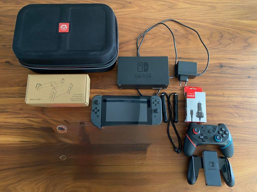 Nintendo Switch 1 met accessoires, Ophalen, Zo goed als nieuw, Role Playing Game (Rpg), 3 spelers of meer