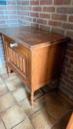 Antiek klein kastje, Ophalen