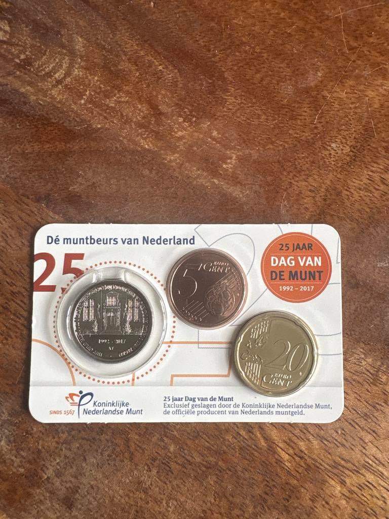 25 Jaar Dag van de Munt Set - Koninklijke Nederlandse Munt, Postzegels en Munten, Munten | Nederland, Ophalen of Verzenden, Koningin Beatrix