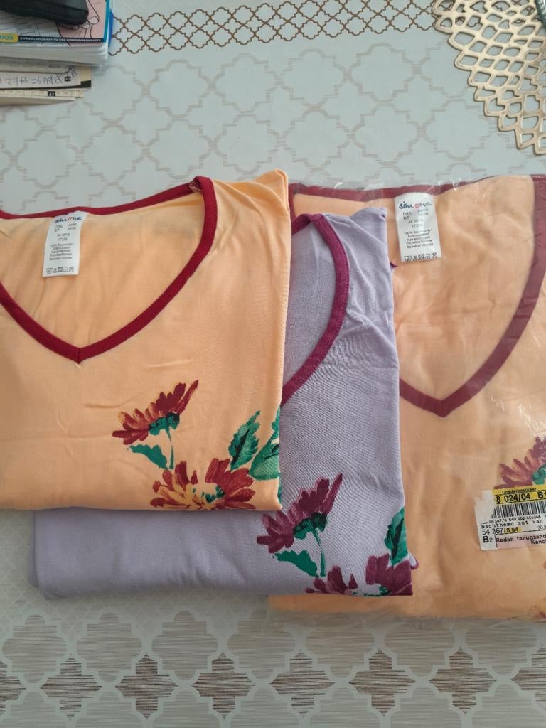 Korte,zeer grote maat damesnachthemden, Ophalen, Zo goed als nieuw, Maat 46/48 (XL) of groter