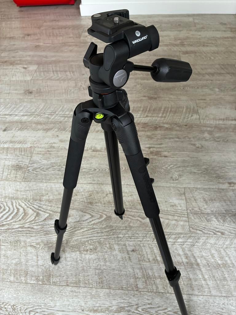 Statief Vanguard, Audio, Tv en Foto, Fotografie | Statieven en Balhoofden, Zo goed als nieuw, 150 tot 175 cm, Met balhoofd, Ophalen of Verzenden