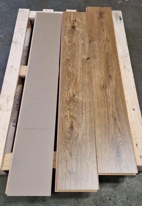 Restpartij 16m2 laminaat Saffier Serenade SE636.Eik Barrique, Ophalen, Hamburgweg 8, 7418 ES Deventer, Nieuw, Info@intr.nl