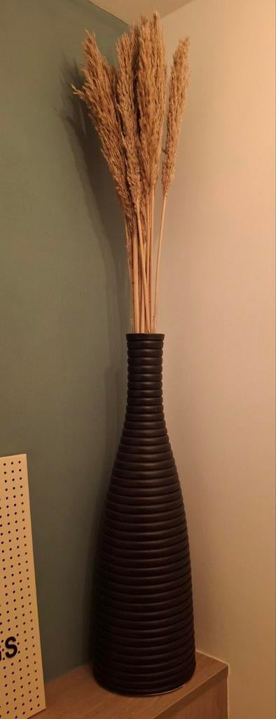 Twee grote zwarte vazen met pampasgras, Huis en Inrichting, Woonaccessoires | Vazen, Ophalen, Overige materialen, 50 tot 75 cm