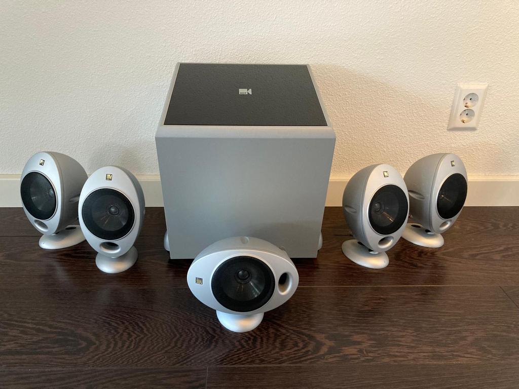 KEF KHT 2005.2 5.1 Surroundset met PSW2010 Subwoofer, Zo goed als nieuw, Complete surroundset, 120 watt of meer, Ophalen