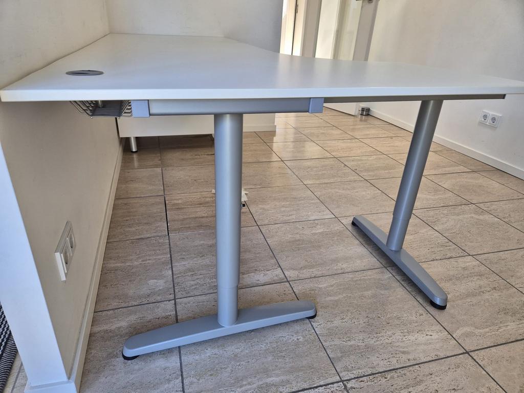 Bureau van Galant Wit - 220x150, verstelbaar, met kast, Ophalen, Gebruikt, Spaanplaat of MDF, Hoekbureau