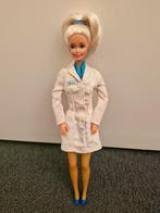 Vintage Barbie Dokter Jaren '90 - Hoogblond Haar, Ophalen of Verzenden, Gebruikt, Barbie