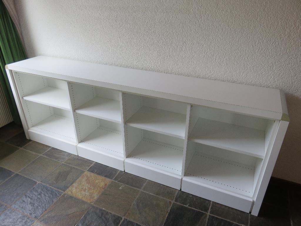 Witte IP20 dressoir open vakkenkast, lage boekenkast, Huis en Inrichting, Ophalen, Met plank(en), Overige materialen, Zo goed als nieuw
