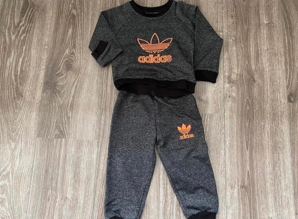 Adidas setje jongens maat 80/86, Ophalen, Zo goed als nieuw, Jongetje