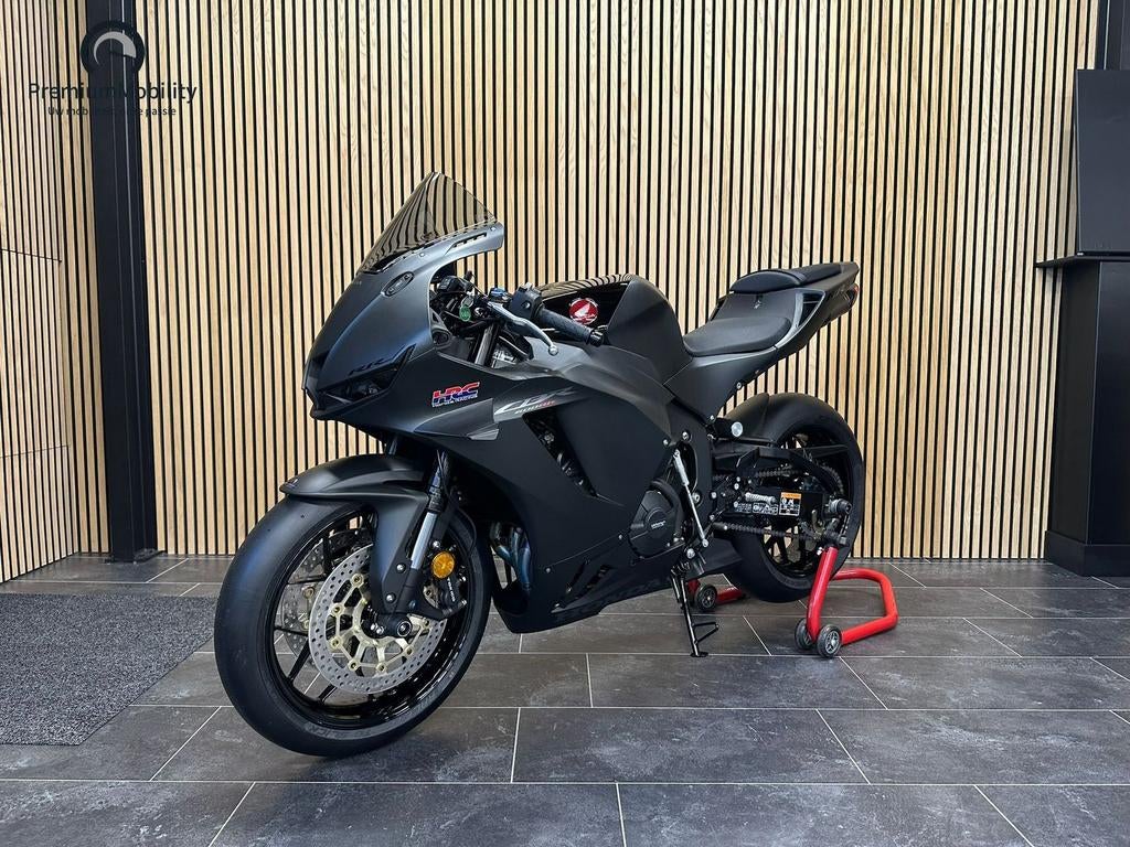 HONDA CBR600RR (CIRCUIT GEBRUIK), HONDA, 4 cilinders, Motorrijbewijs A, Bedrijf