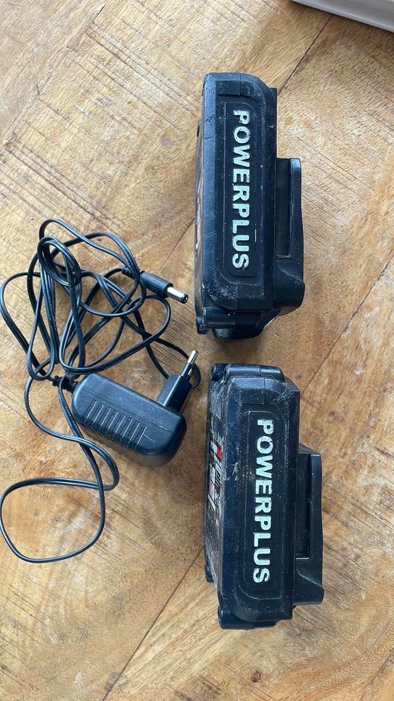 2x Powerplus accu’s met lader, Ophalen of Verzenden, Zo goed als nieuw