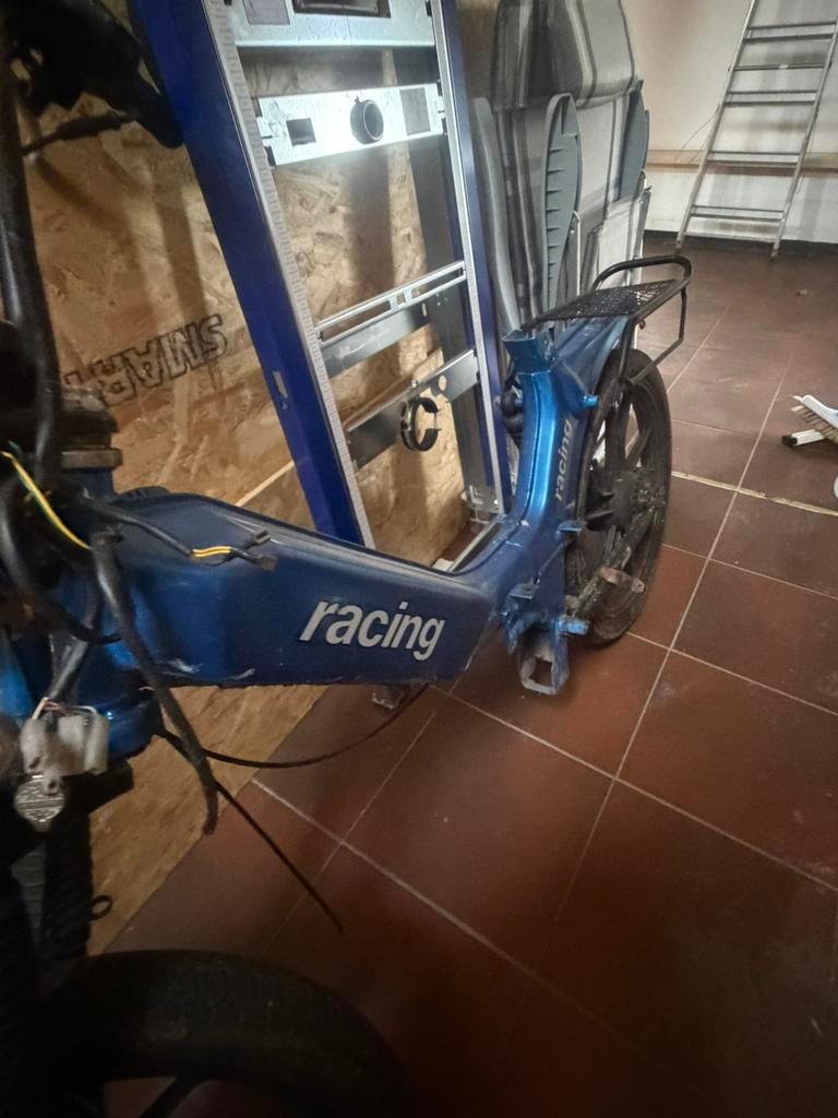 Tomos frame met kenteken, Fietsen en Brommers, Steps, Ophalen, Zo goed als nieuw, Kickbike