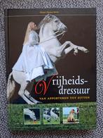 Miriam Nieuwe Weme - Vrijheidsdressuur, Dieren en Toebehoren, Ophalen of Verzenden, Zo goed als nieuw