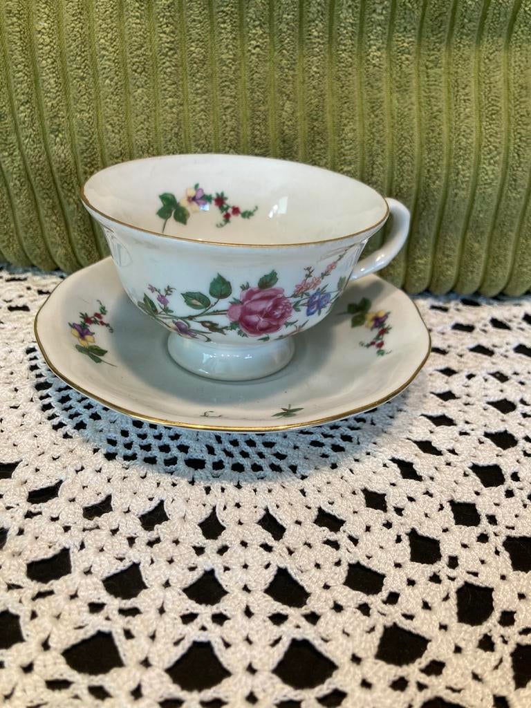 Kop en schotel Jarolina, bloemetjes (150426), Antiek en Kunst, Antiek | Servies los, Ophalen of Verzenden