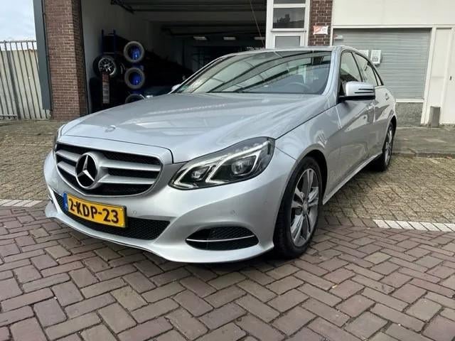 Mercedes-Benz E-KLASSE, Automaat, Achterwielaandrijving, Gebruikt, 4 cilinders