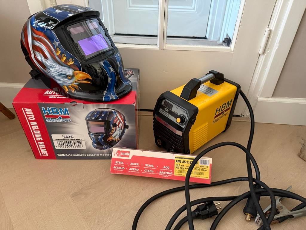 Lasapparaat HBM 200 MOS met lashelm en elektroden, Ophalen of Verzenden, Zo goed als nieuw, 150 tot 250 ampère, Inverter