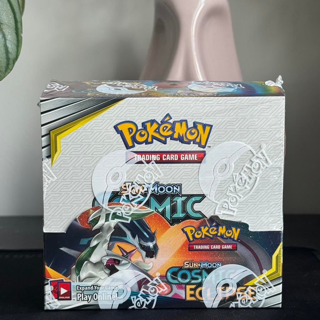 Cosmic Eclipse sealed booster box Pokemon, Ophalen of Verzenden, Zo goed als nieuw