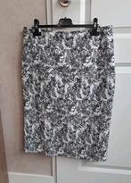 College Style gevoerde rok met bloemenprint, maat 40, Maat 38/40 (M), Zwart, Ophalen of Verzenden, Zo goed als nieuw