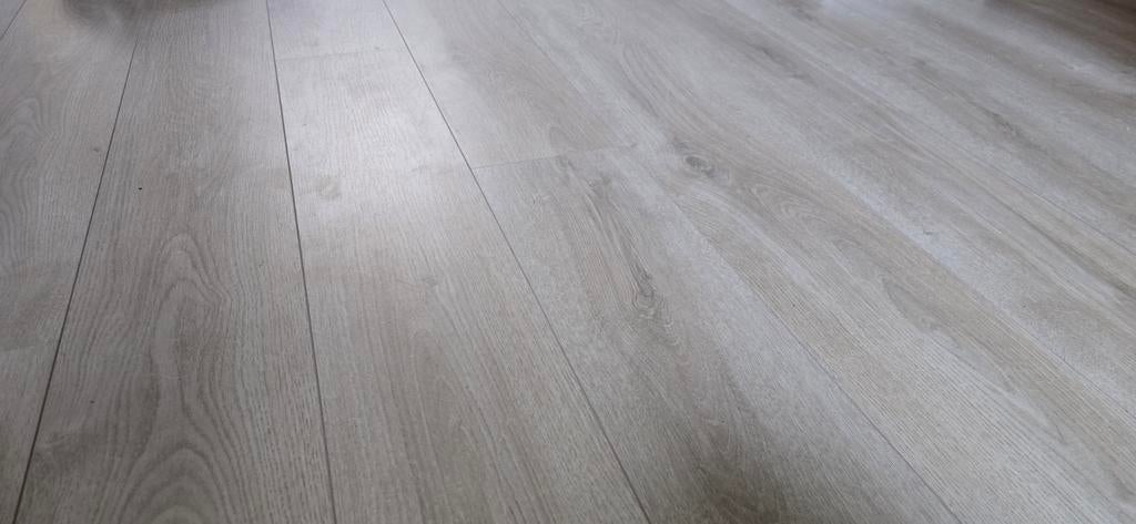 Gratis 80m2 laminaatvloer, Ophalen, Gebruikt, 50 tot 150 cm, 10 m² of meer