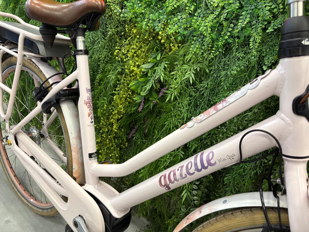 Gazelle Miss Grace - Bosch Active Middenmotor - 400wh, Wilhelminaweg 8, 6951 BP Dieren (NL), Info@gazelle.nl, Ophalen of Verzenden