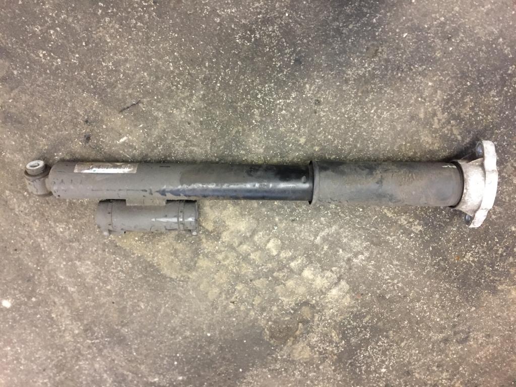 Airmatic schokbreker achterzijde W205 C Klasse Rechts, Niet ingevuld, Gebruikt, Mercedes-Benz, Niet ingevuld