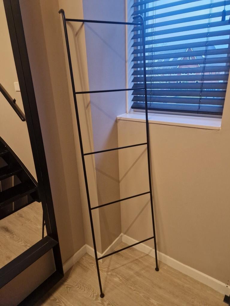Metalen zwarte decoratieve trap, Ophalen