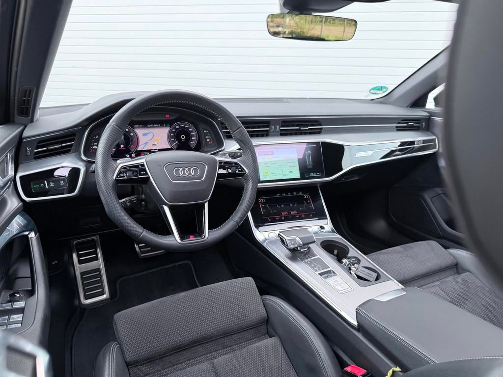 Audi A6 Avant 55 TFSI e quattro Competition|PANO|ACC|T.HAAK|, Auto's, Audi, Automaat, Gebruikt, Zwart, 4 cilinders